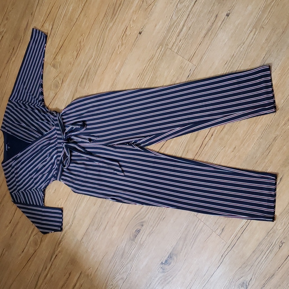 ♦️♦️ SOLD ♦️♦️Express Jumpsuit - Picture 1 of 13